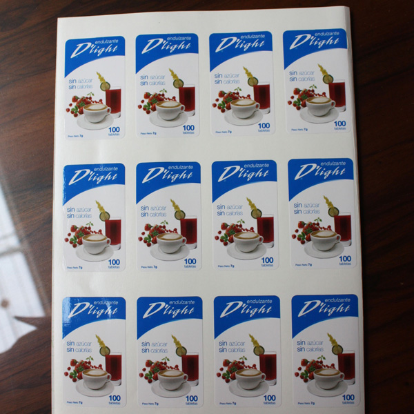 Etiquetas <span class='amarillo'>auto-adhesivas</span> plásticas y metalizadas